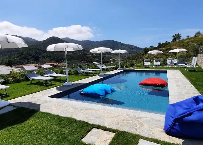 Aria Design Pensión 4*