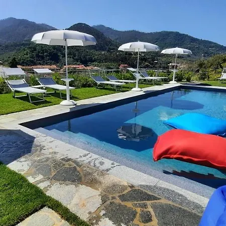 Konukevi Aria Design 4*