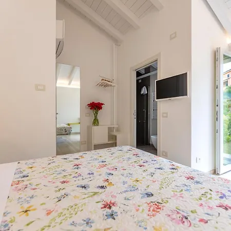 Aria Design Affittacamere 3*